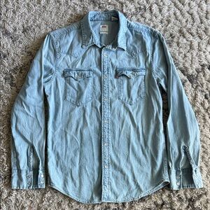 Levi's Light Blue Shirt with Red Logo